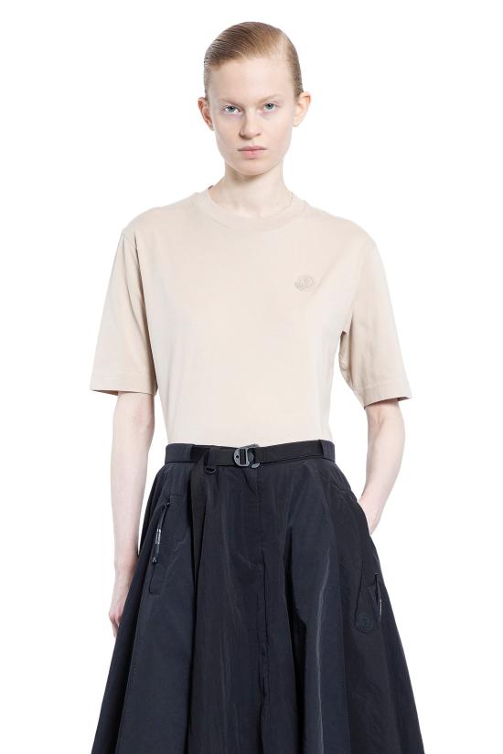Short -sleeved t -shirt
