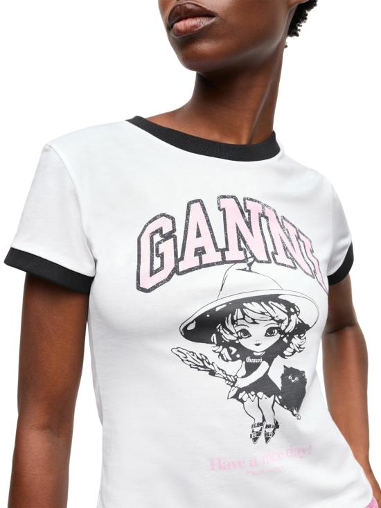 Short -sleeved t -shirt