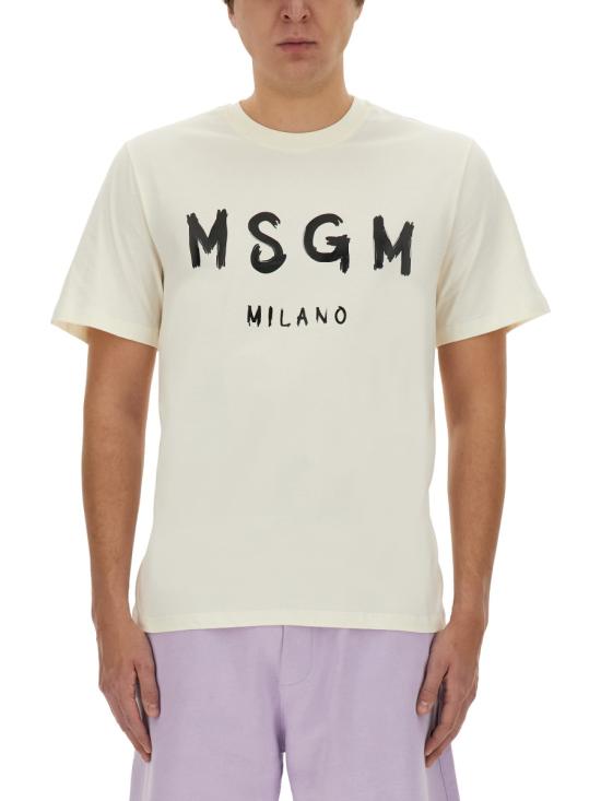 Short -sleeved t -shirt
