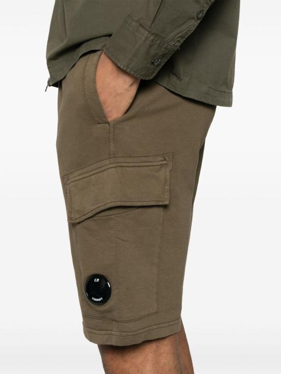 Short pants