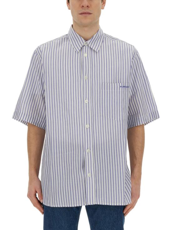 Short -sleeved t -shirt