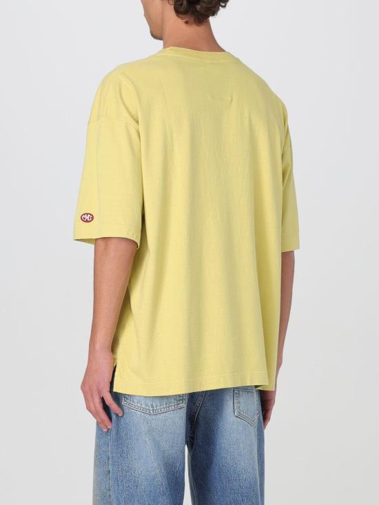 Short -sleeved t -shirt