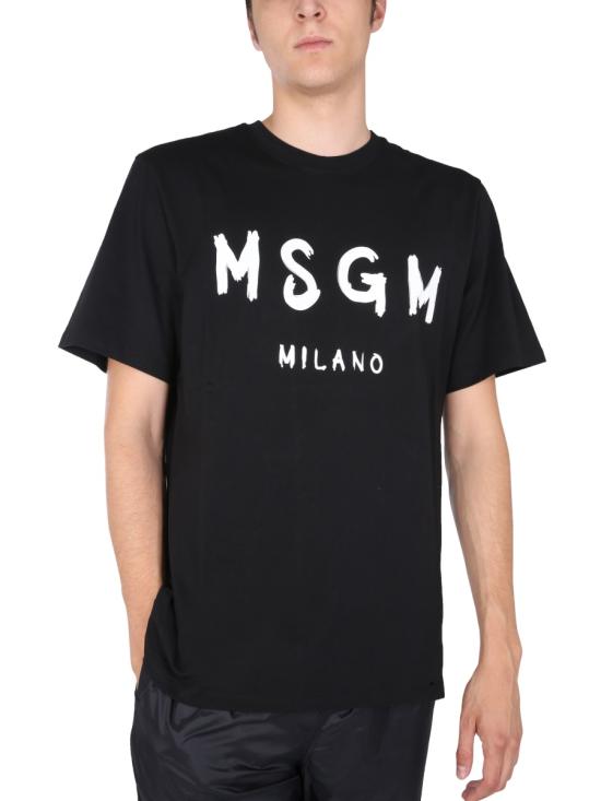 Short -sleeved t -shirt
