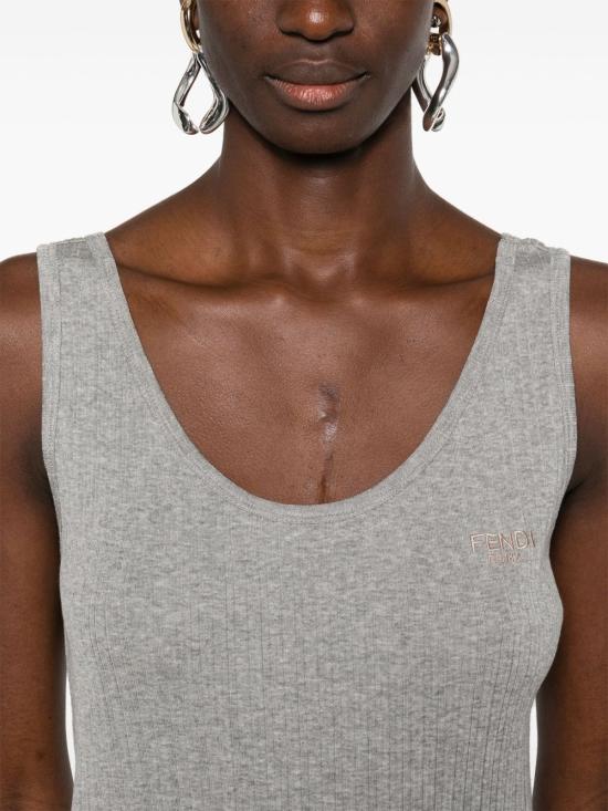 Sleeveless t -shirt