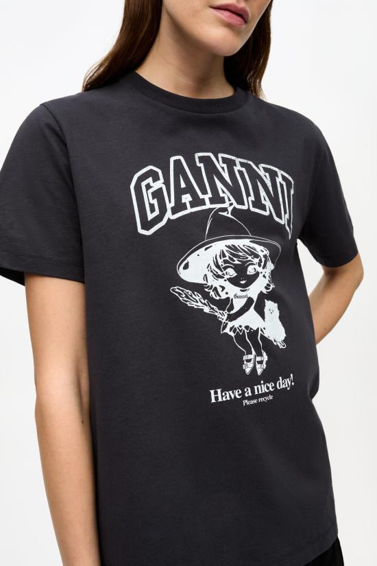 Short -sleeved t -shirt