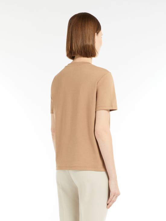 Short -sleeved t -shirt