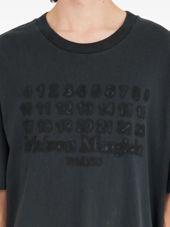 Long -sleeved t -shirt
