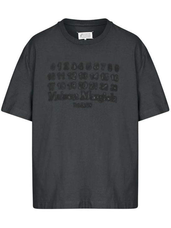 Long -sleeved t -shirt