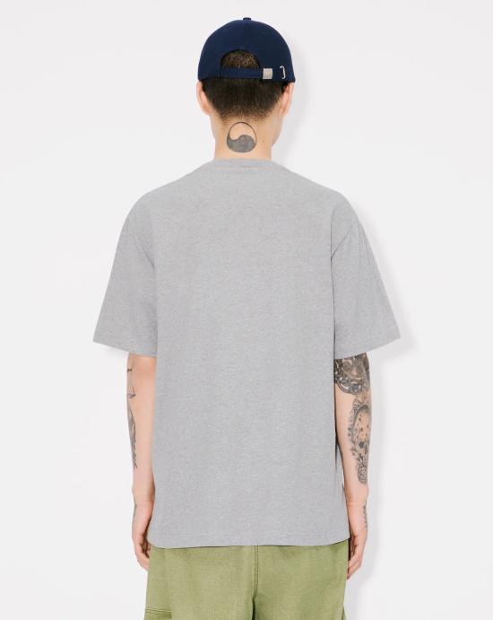 Short -sleeved t -shirt