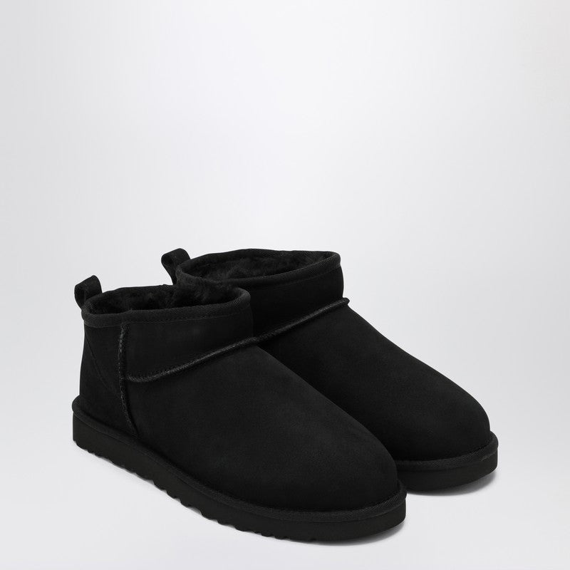 Classic Ultra Mini Black Boot
