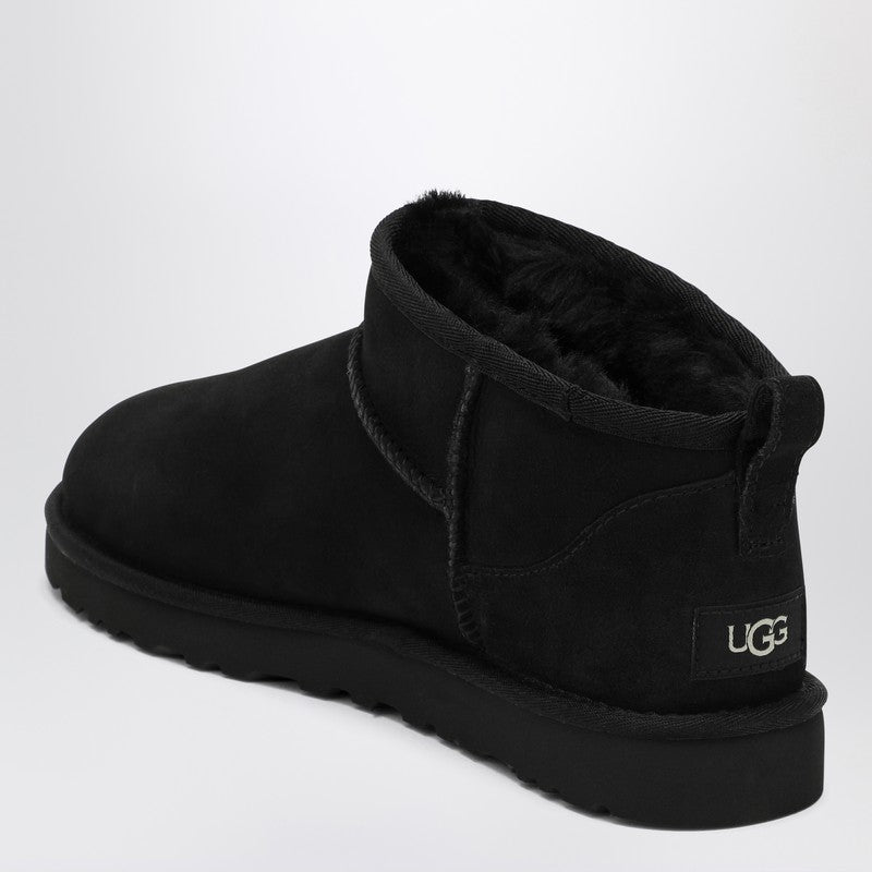 Classic Ultra Mini Black Boot