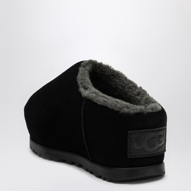 Pumped Black Slipper
