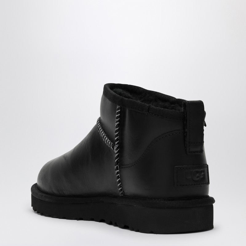 Classic Ultra Mini Black Boot