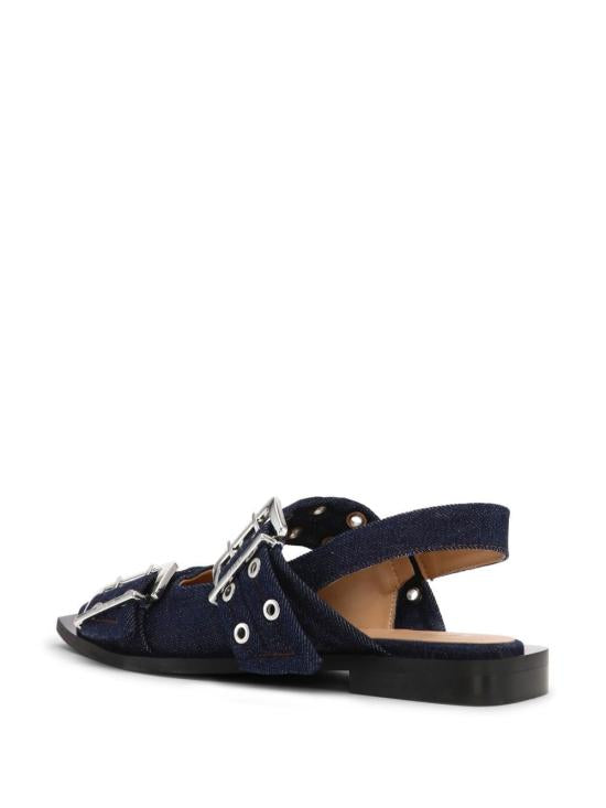 Flat shoes