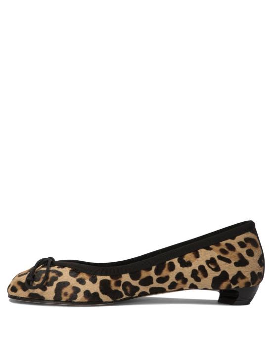 Flat shoes