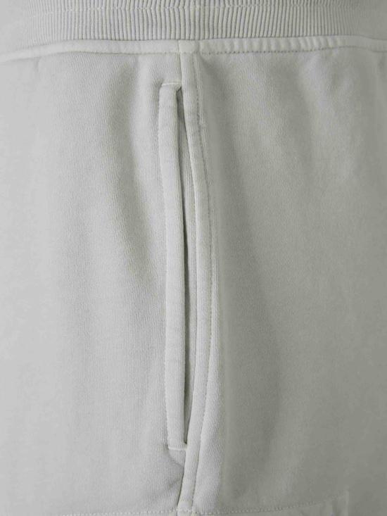 Short pants