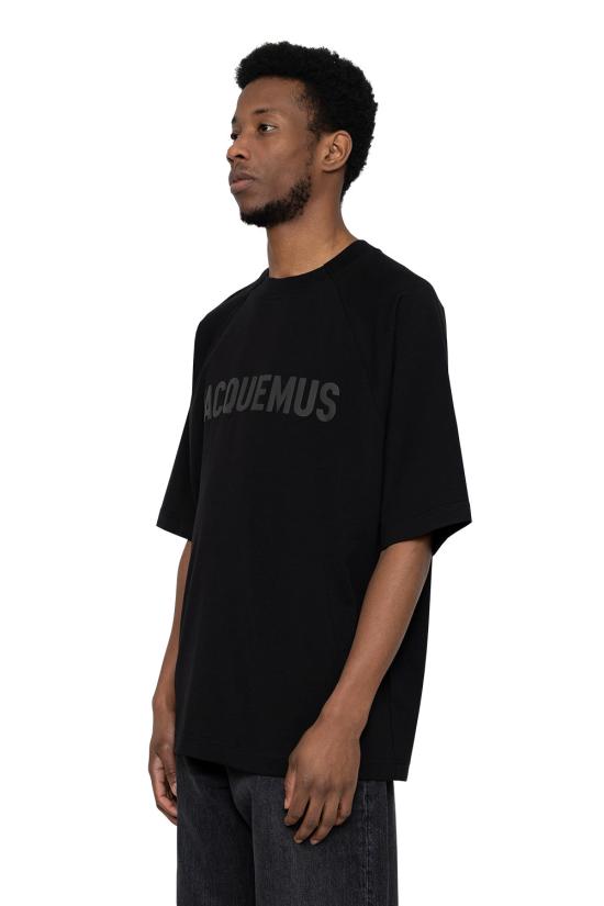 Long -sleeved t -shirt