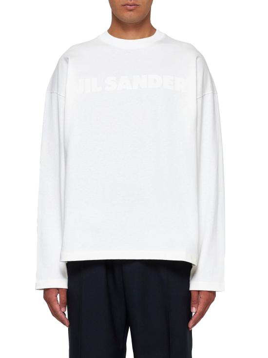 Long -sleeved t -shirt