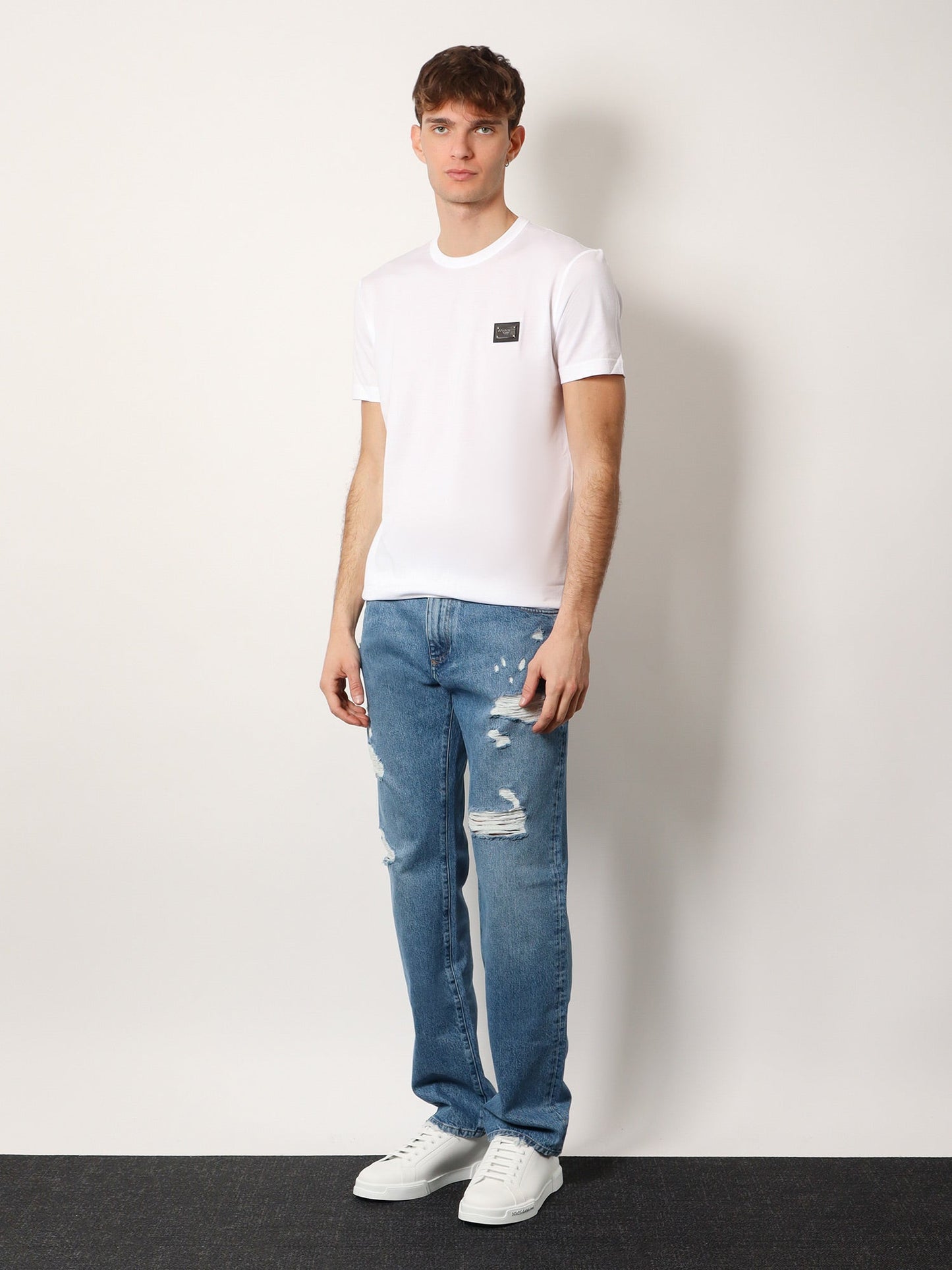 dolce-&-gabbana-cotton-t-shirt-with-metal-logo-patch
