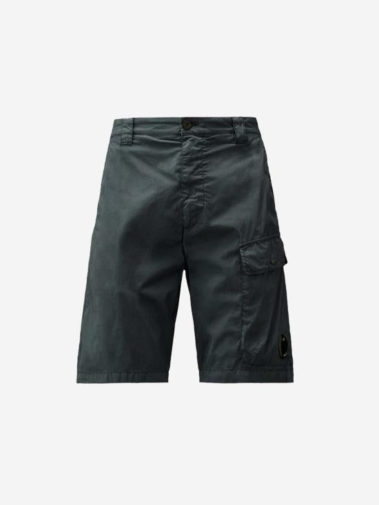 Short pants
