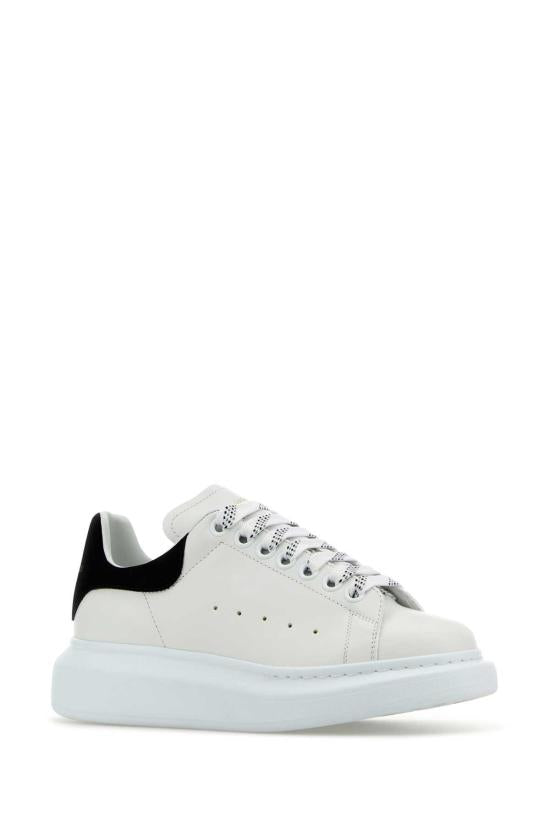 OVERSIZED SNEAKERS