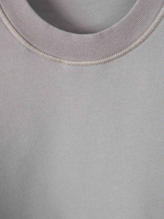 Long -sleeved t -shirt