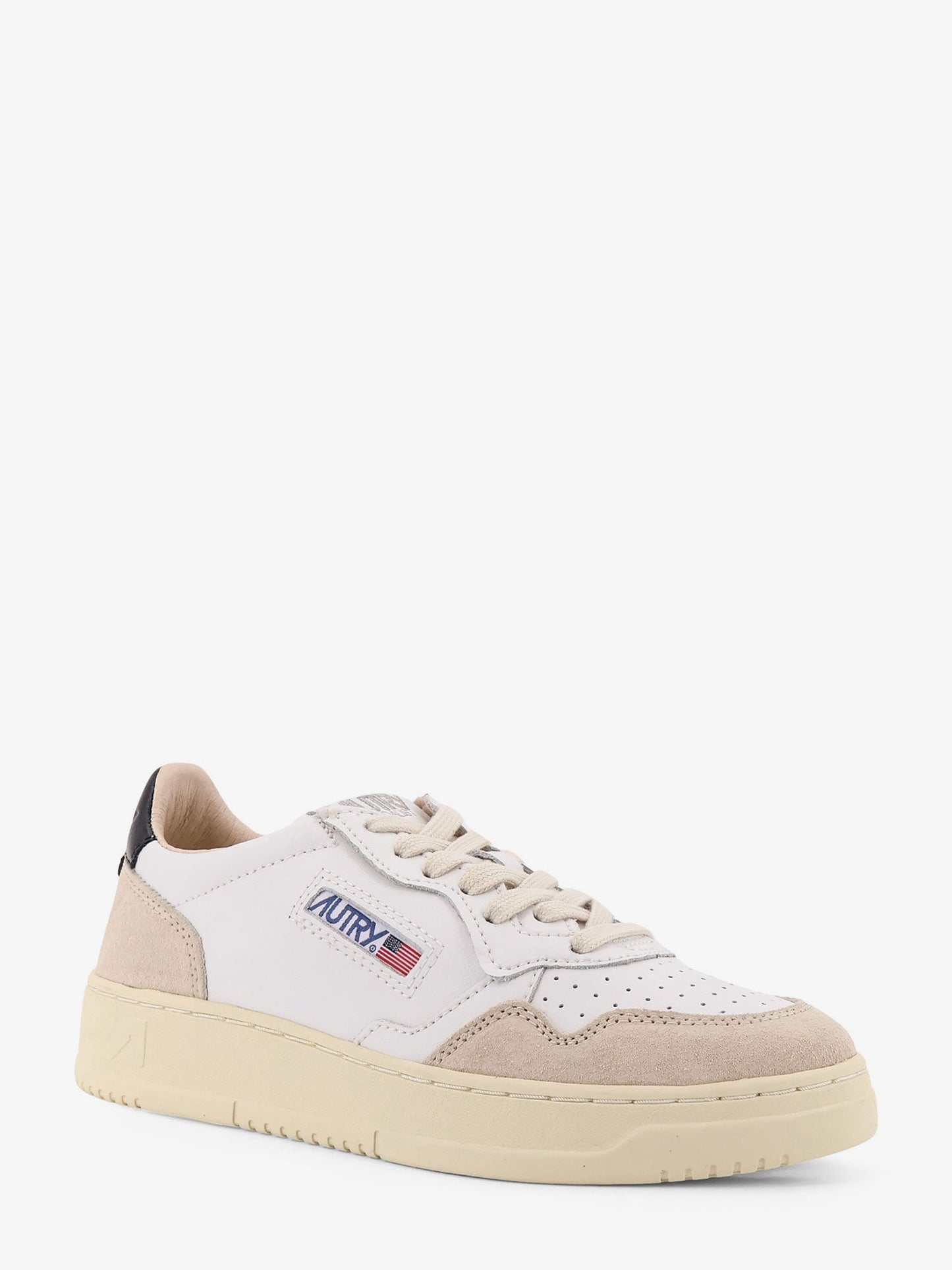 autry-medalist-low-leather-low-top-sneakers-with-suede-inserts