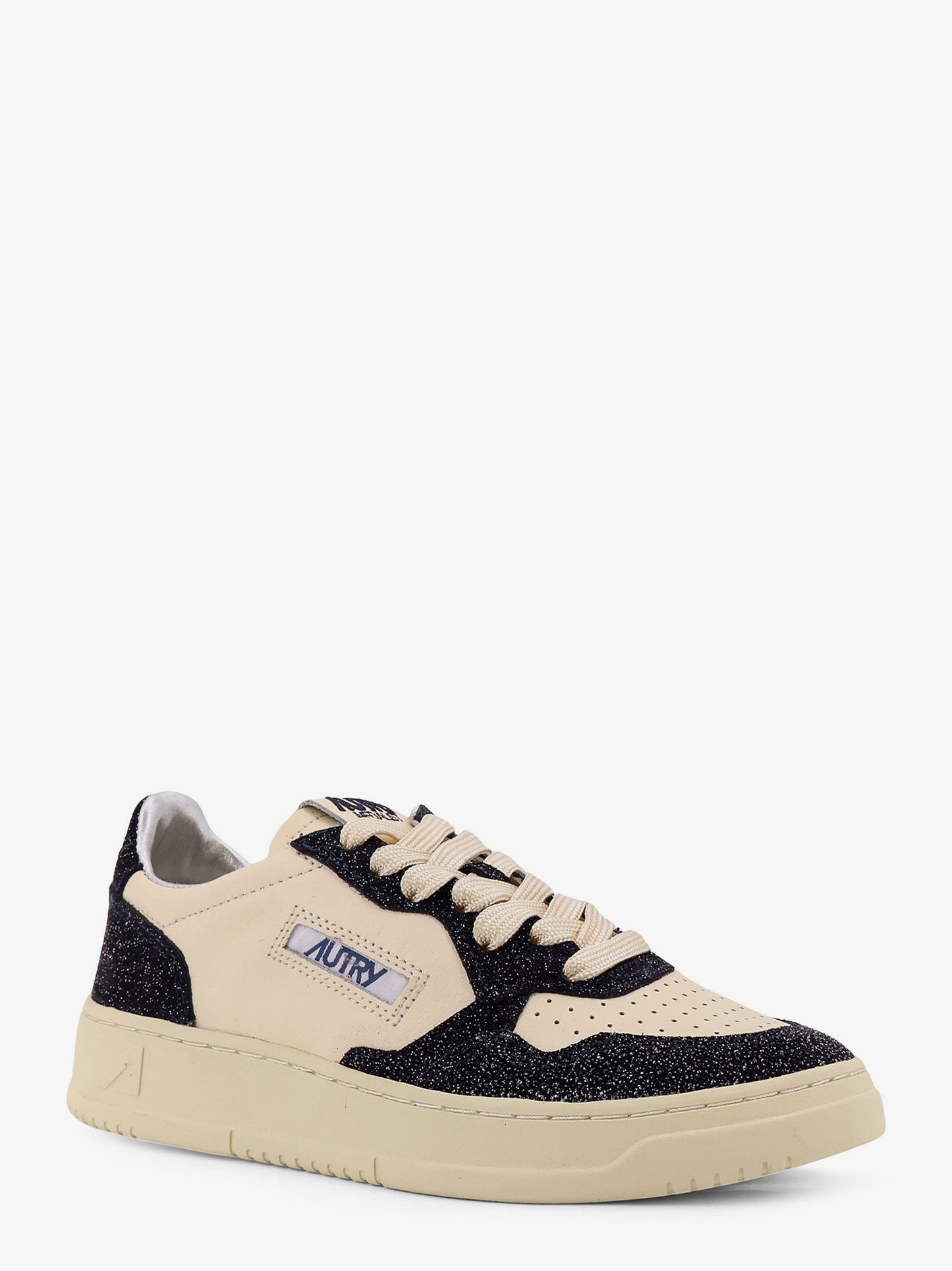 autry-medalist-low-leather-low-top-sneakers