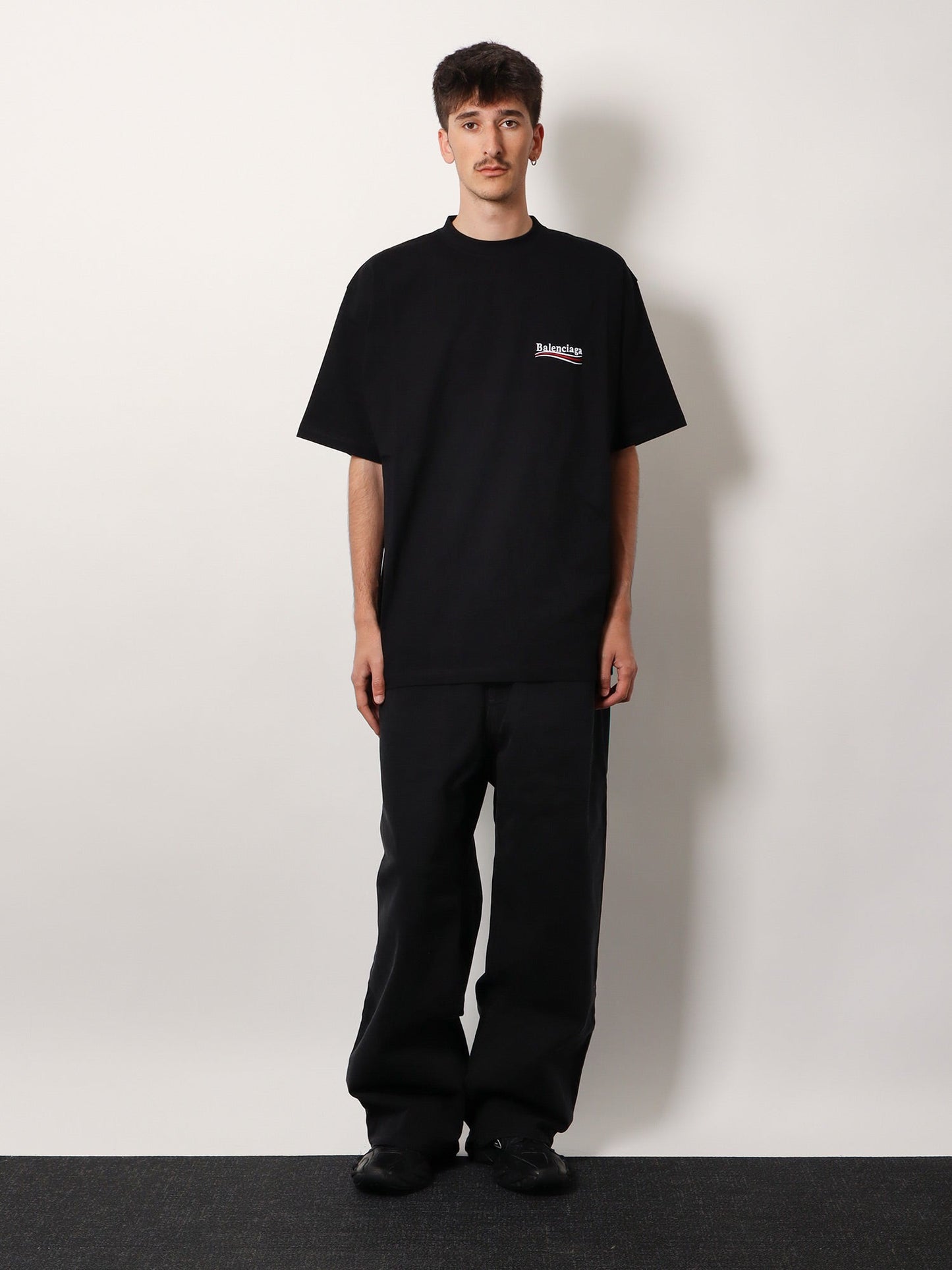 balenciaga-baggy-denim-trousers