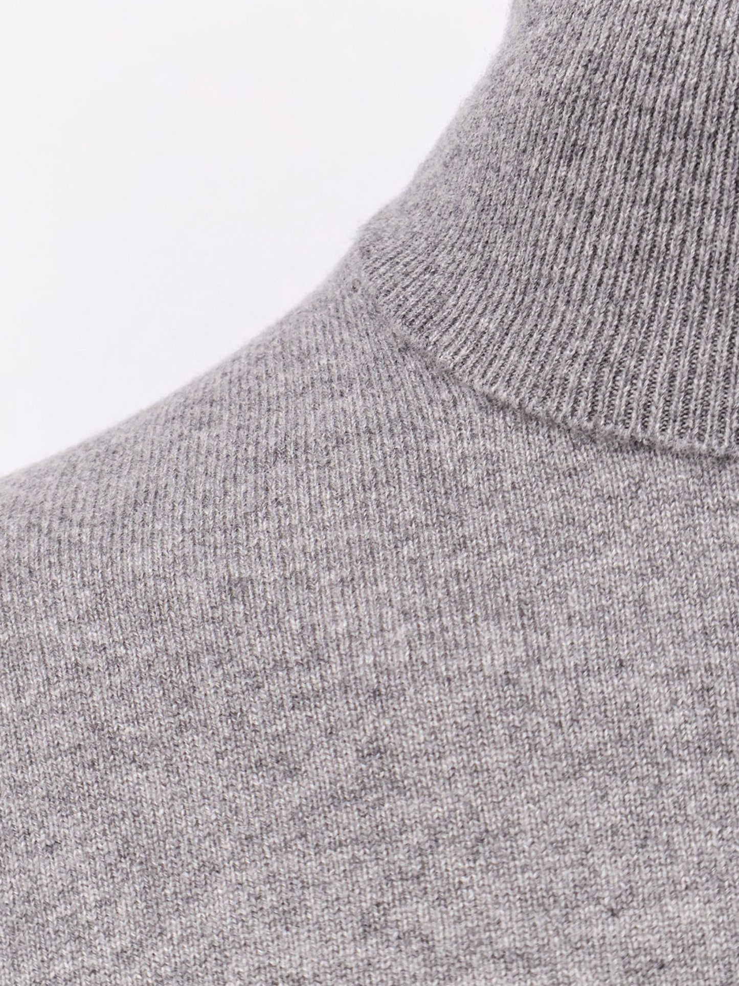 brunello-cucinelli-cashmere-turtleneck