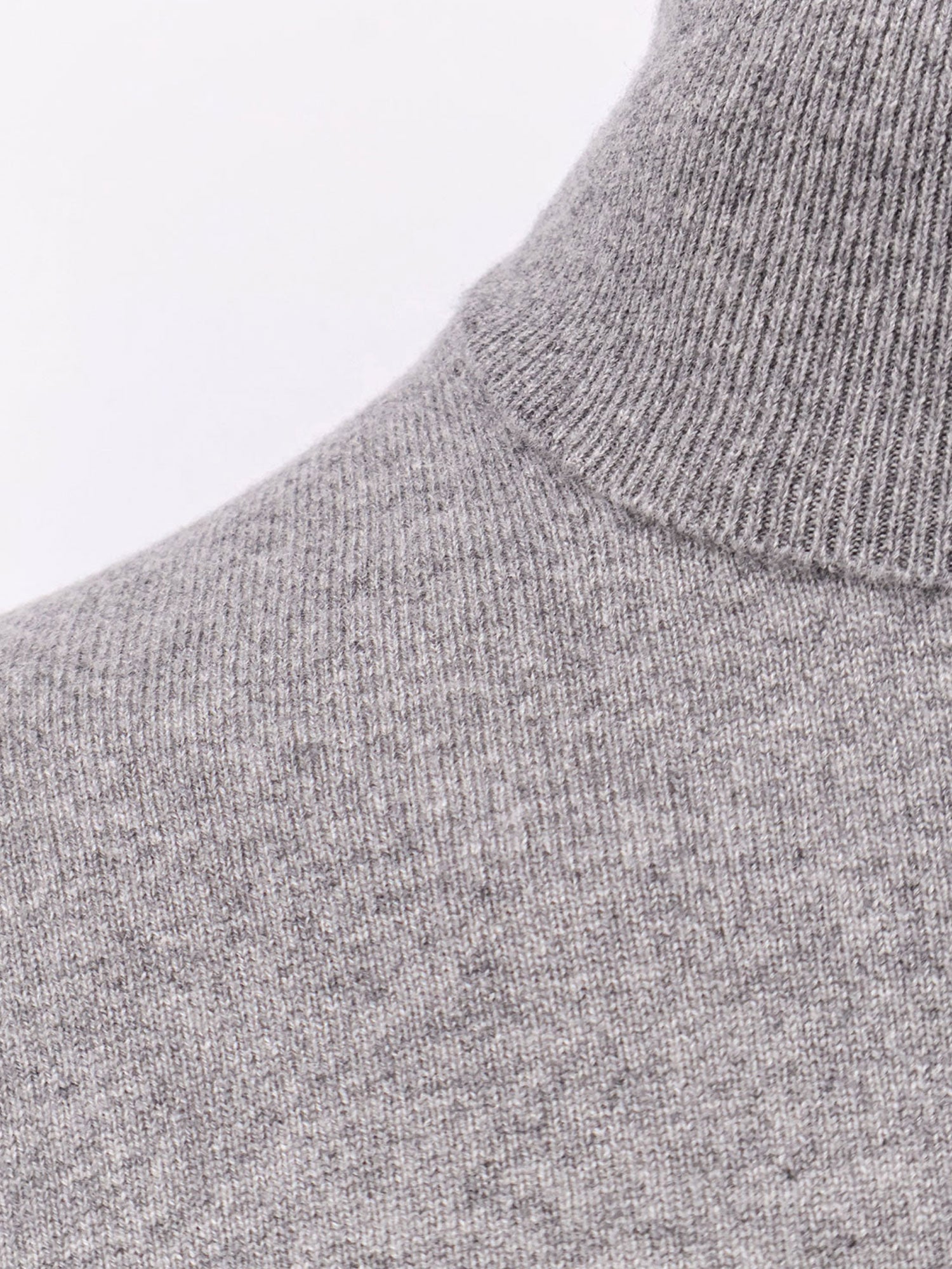 brunello-cucinelli-cashmere-turtleneck