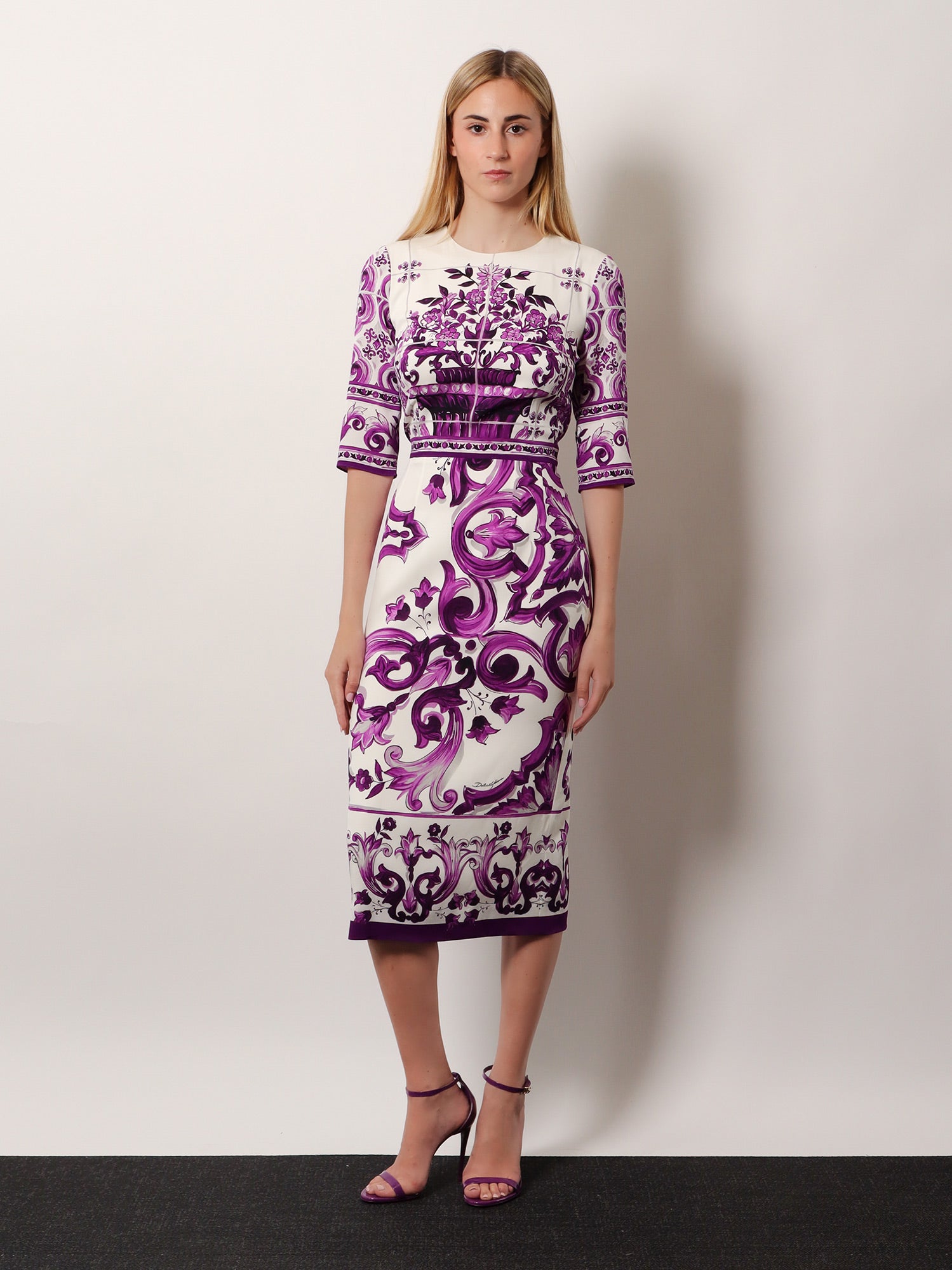 dolce-&-gabbana-silk-midi-pencil-dress-with-maiolica-print