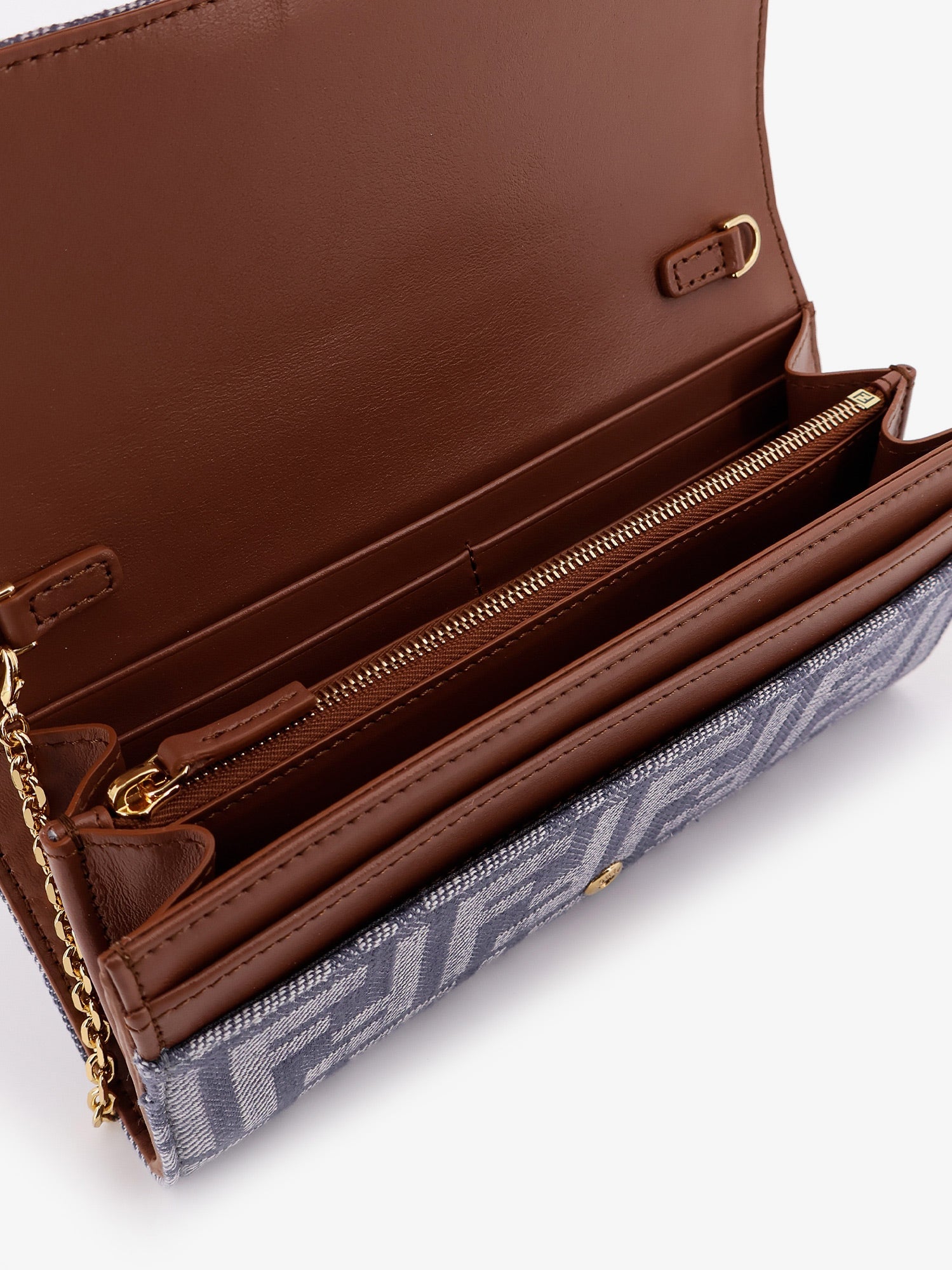 fendi-continental-with-chain-baguette-wallet