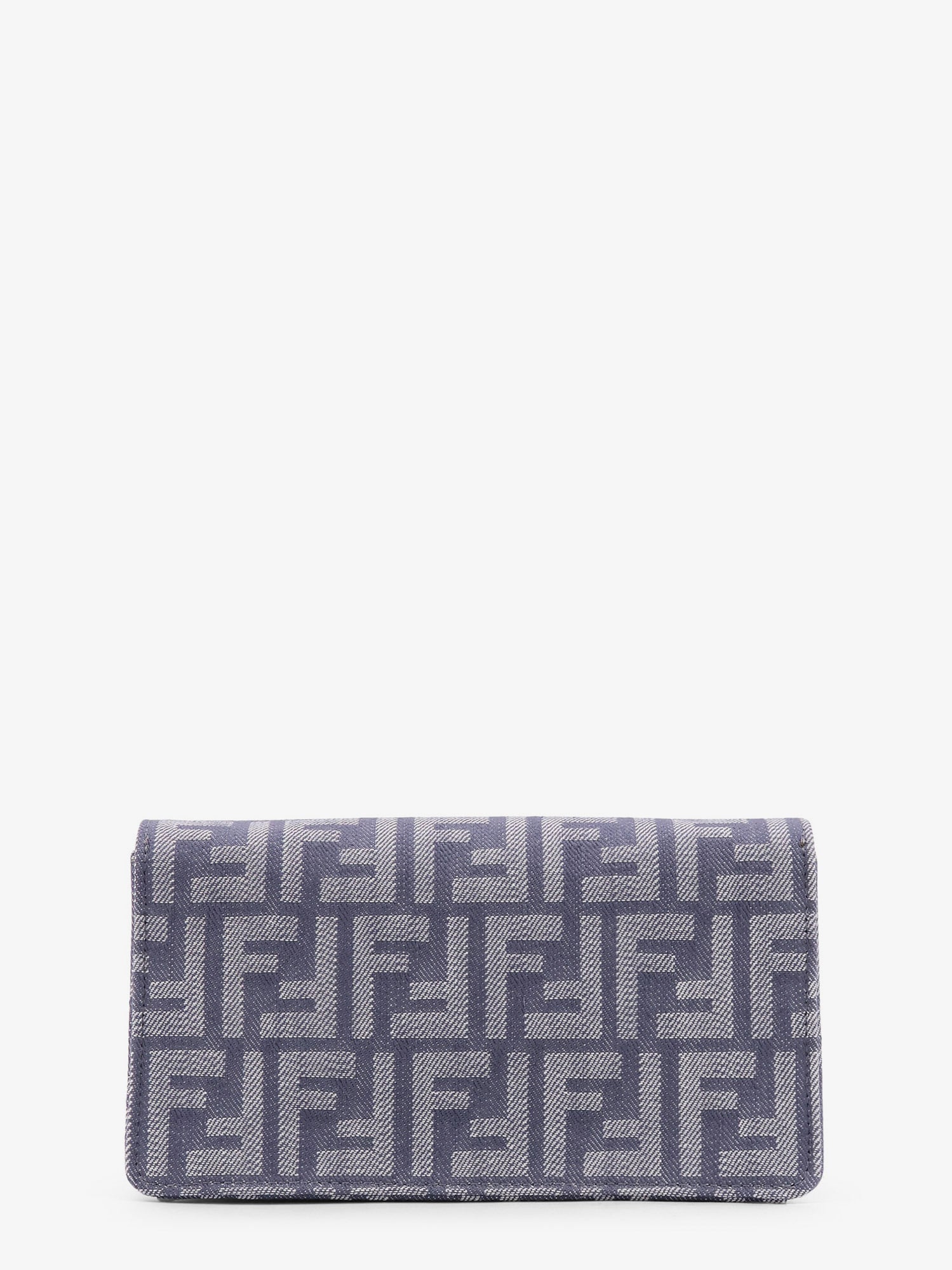fendi-wallet-on-chain-baguette-shoulder-bag