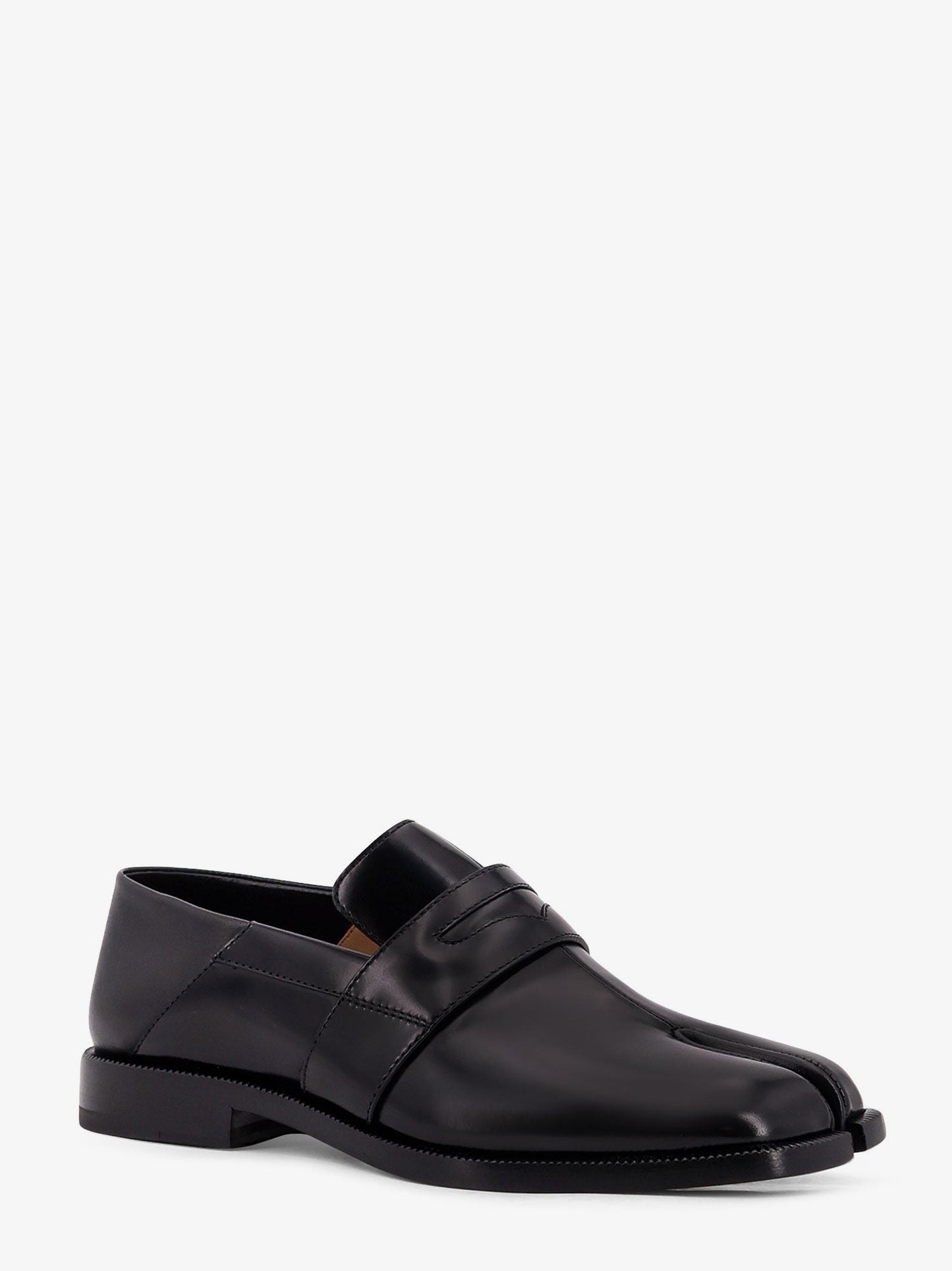 maison-margiela-tabi-leather-loafers