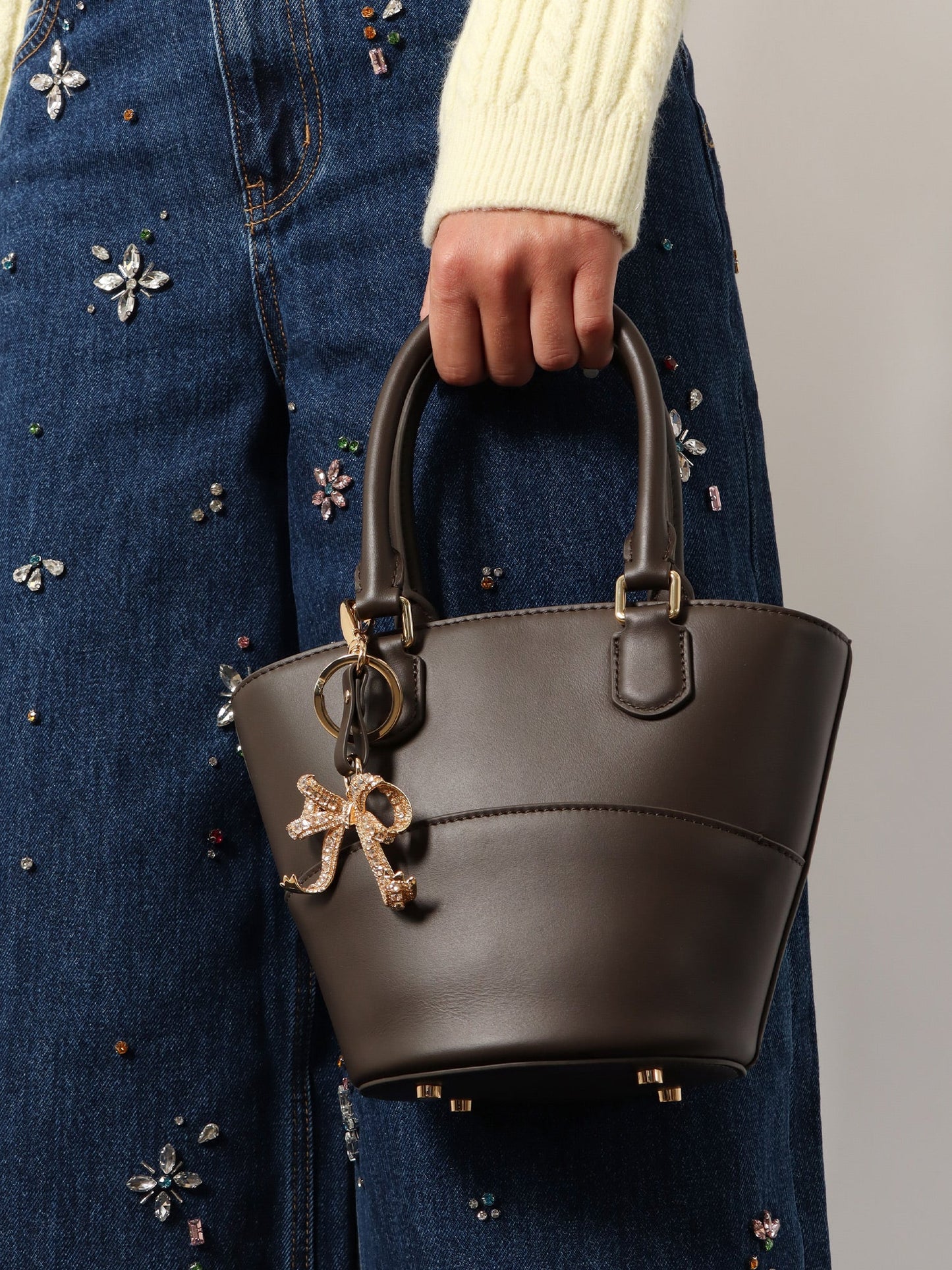 self-portrait-leather-shoulder-bag-with-iconic-charm