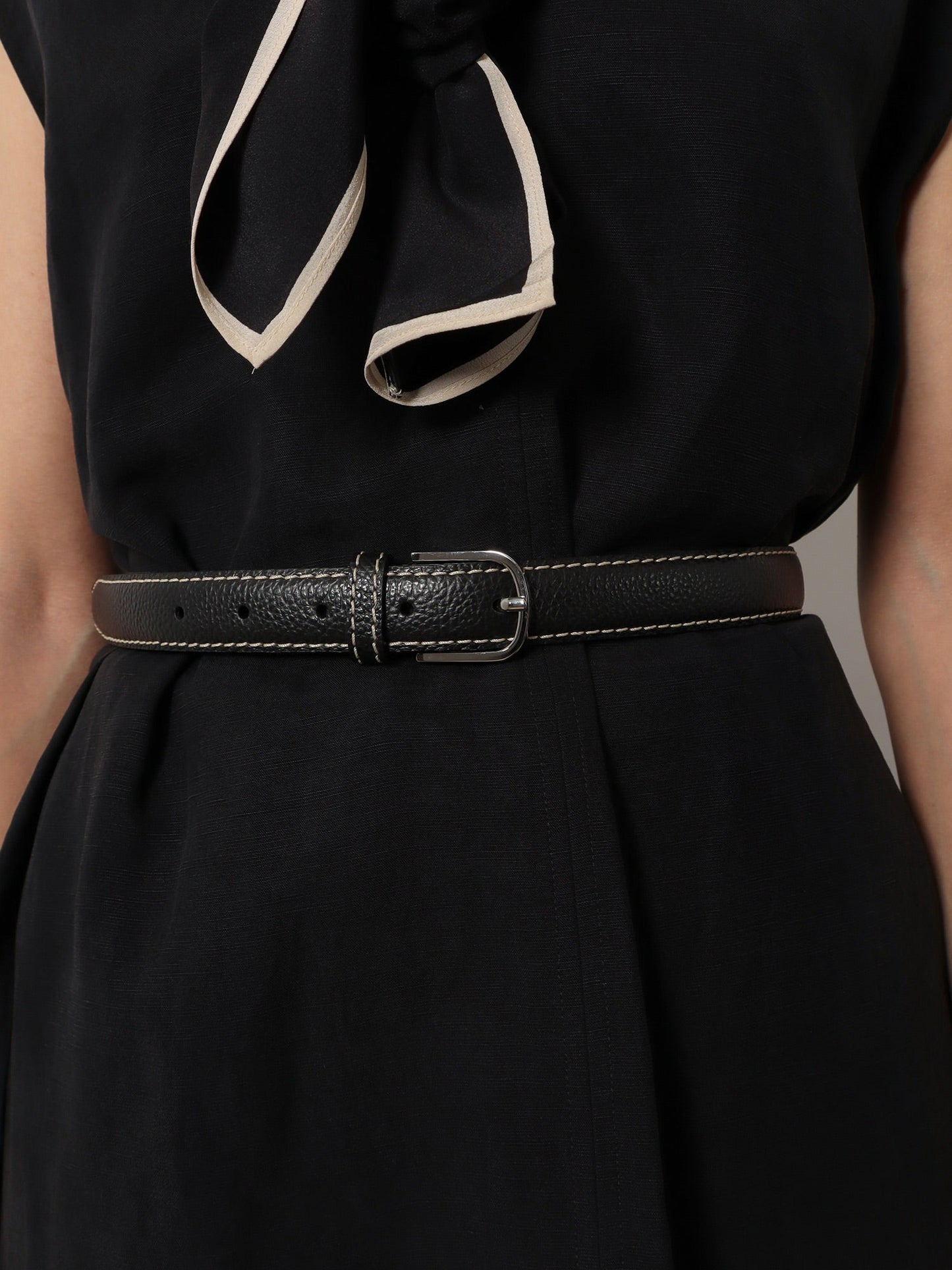 toteme-leather-belt