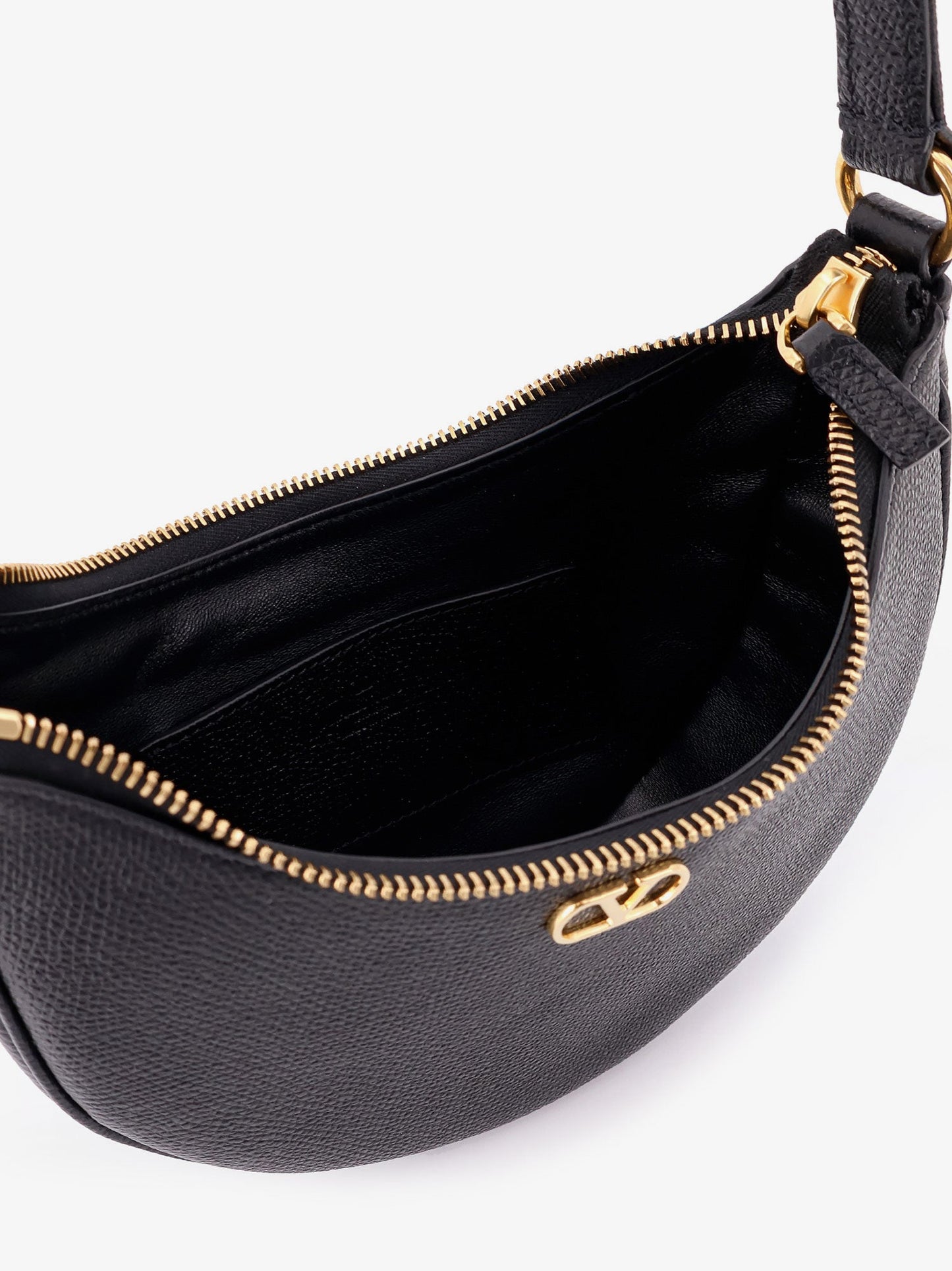 valentino-garavani-vlogo-signature-leather-shoulder-bag