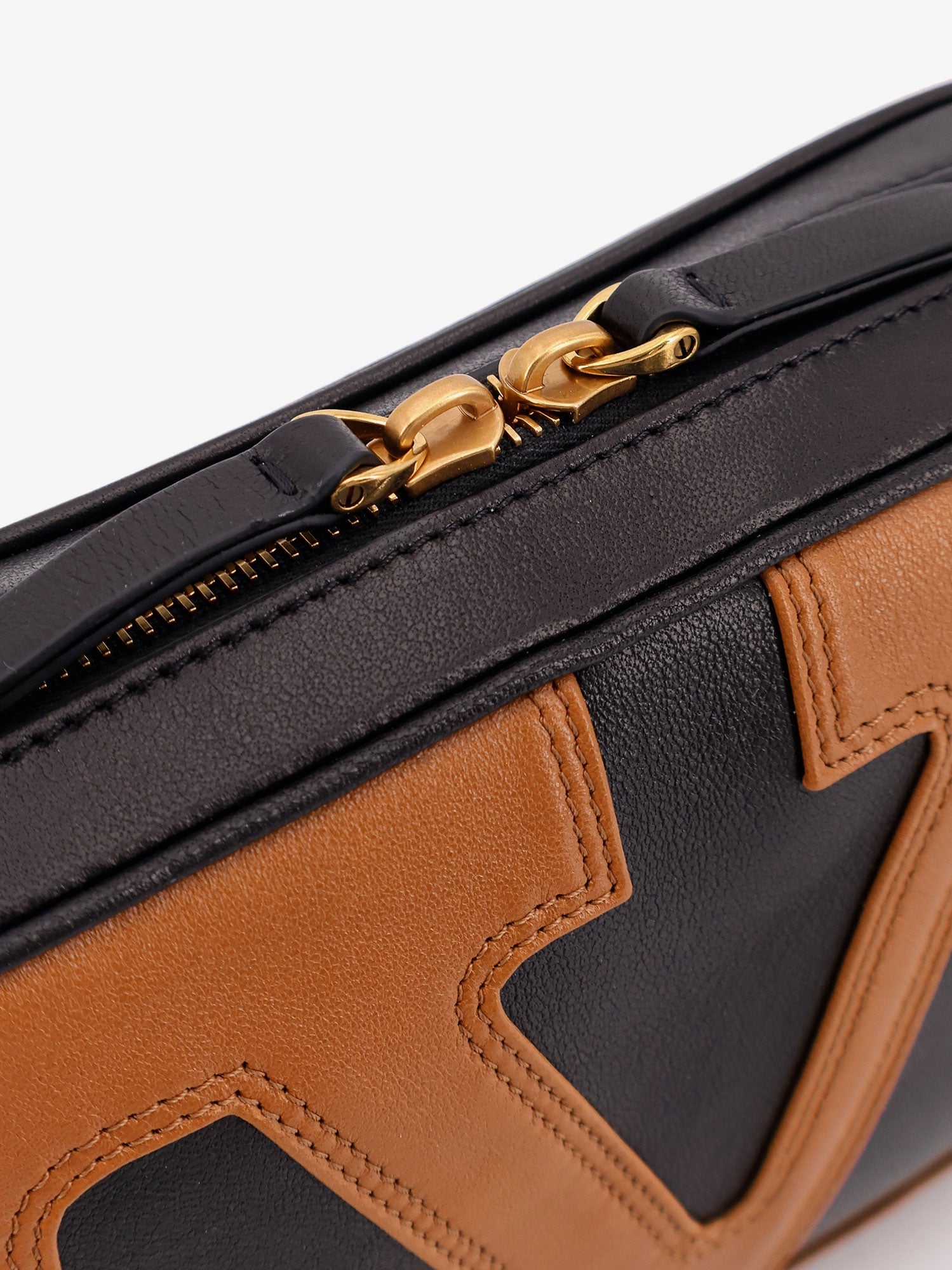 valentino-garavani-valentino-garavani-viva-superstar-leather-shoulder-bag