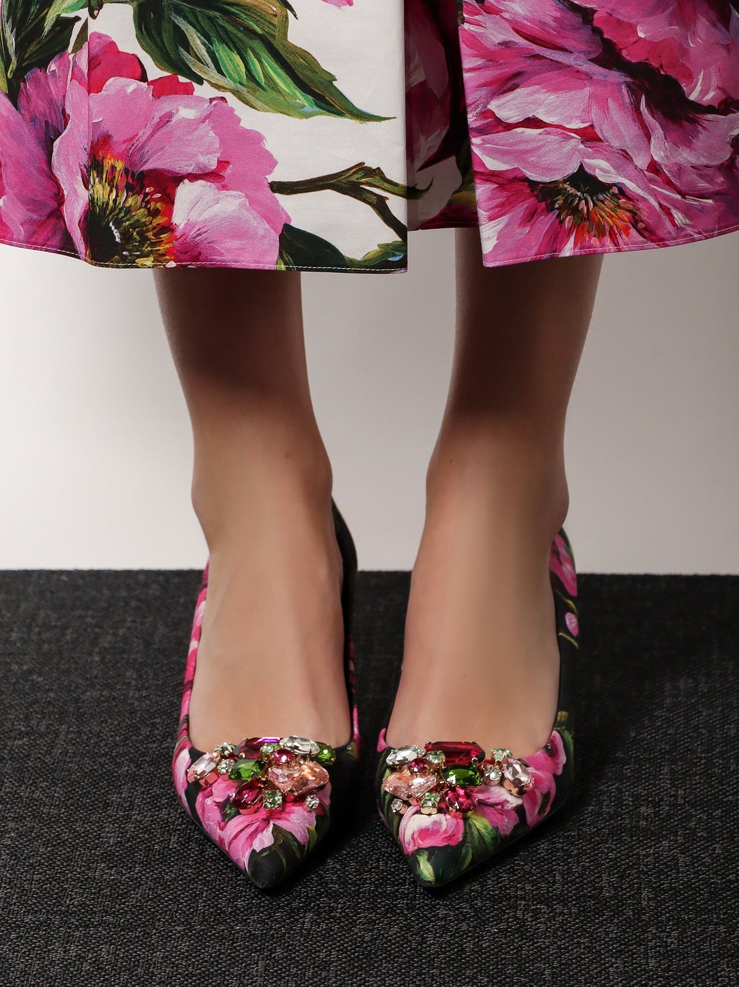 dolce-&-gabbana-fabric-décolleté-with-floral-print