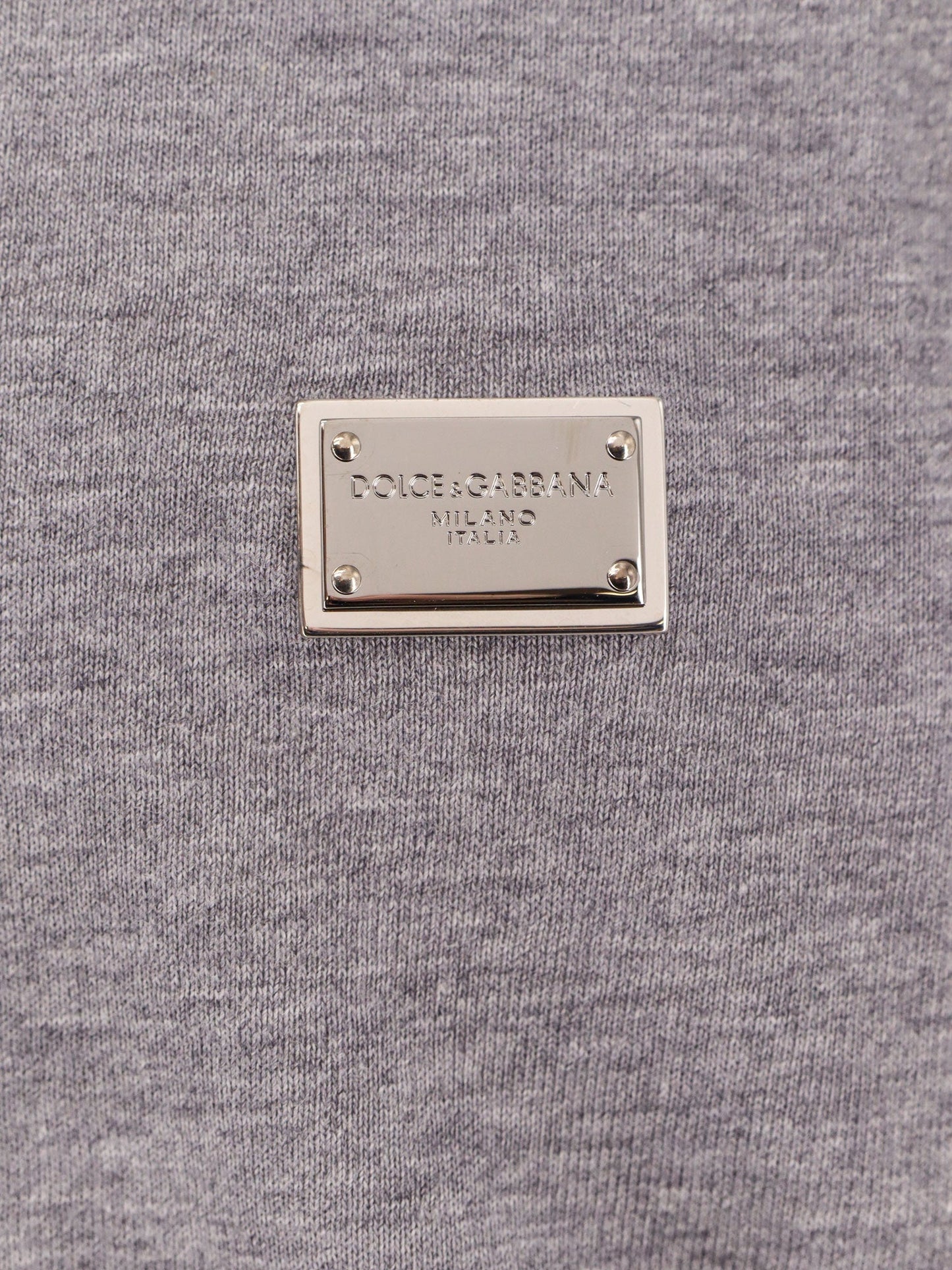dolce-&-gabbana-cotton-t-shirt-with-metal-logo-detail