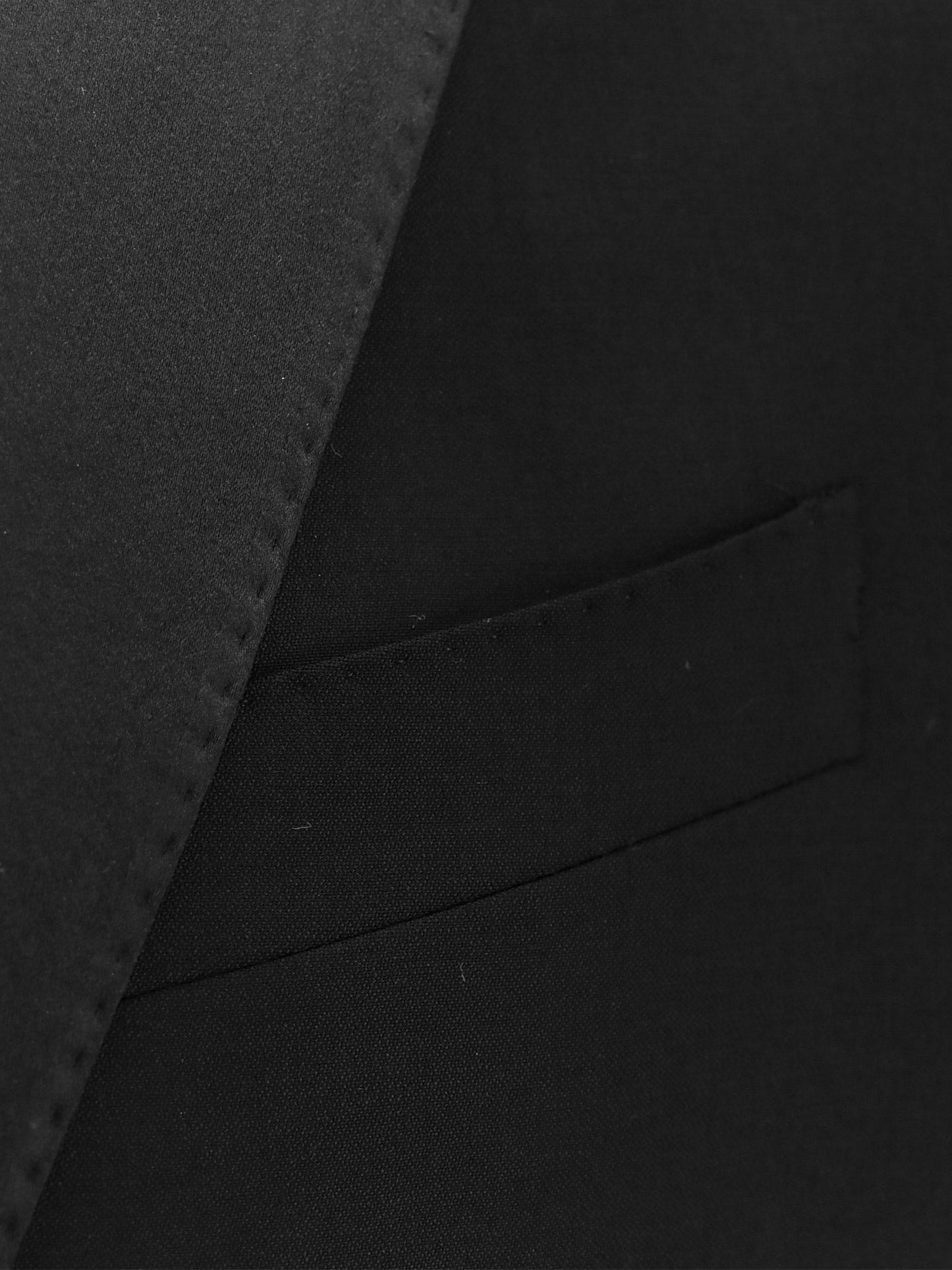 dolce-&-gabbana-virgin-wool-blend-tuxedo-with-gilet-and-satin-profiles