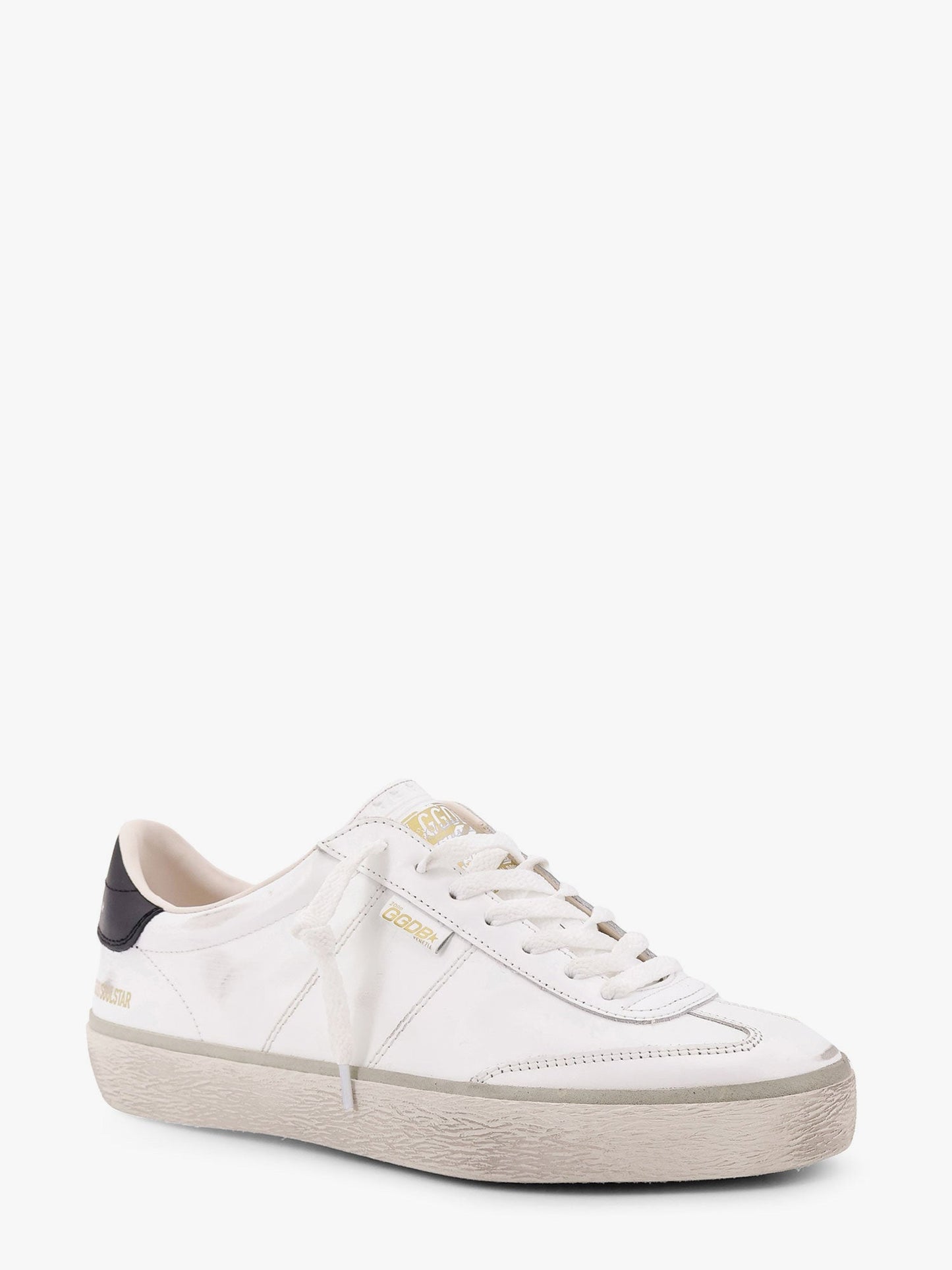 golden-goose-deluxe-brand-leather-low-top-soul-star-sneakers-with-used-effect