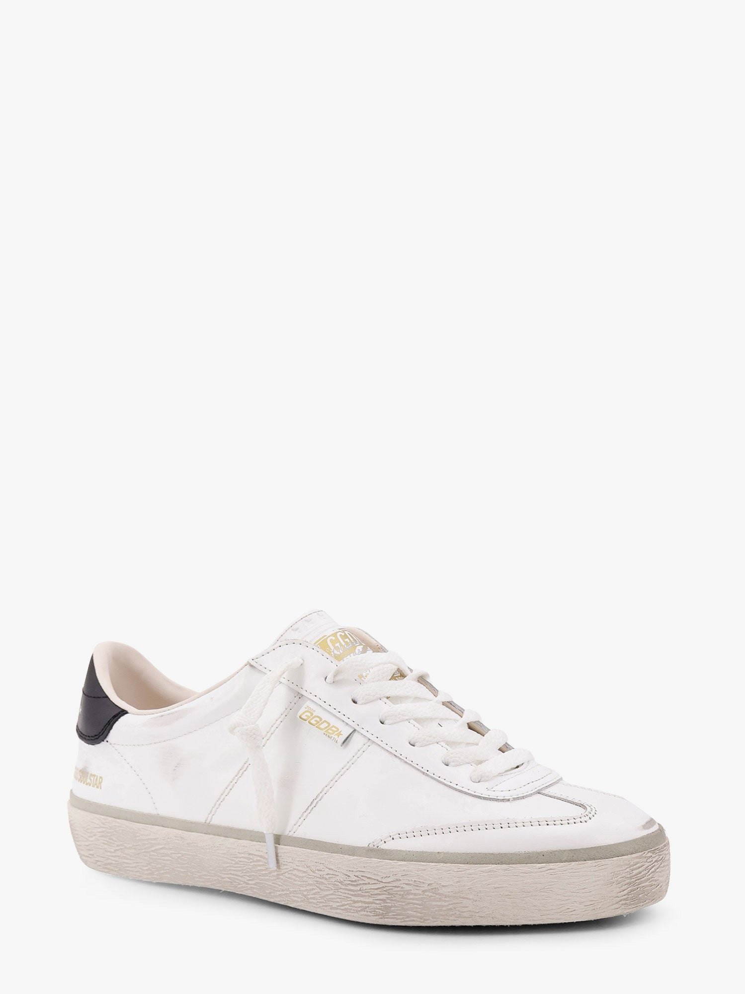 golden-goose-deluxe-brand-leather-low-top-soul-star-sneakers-with-used-effect