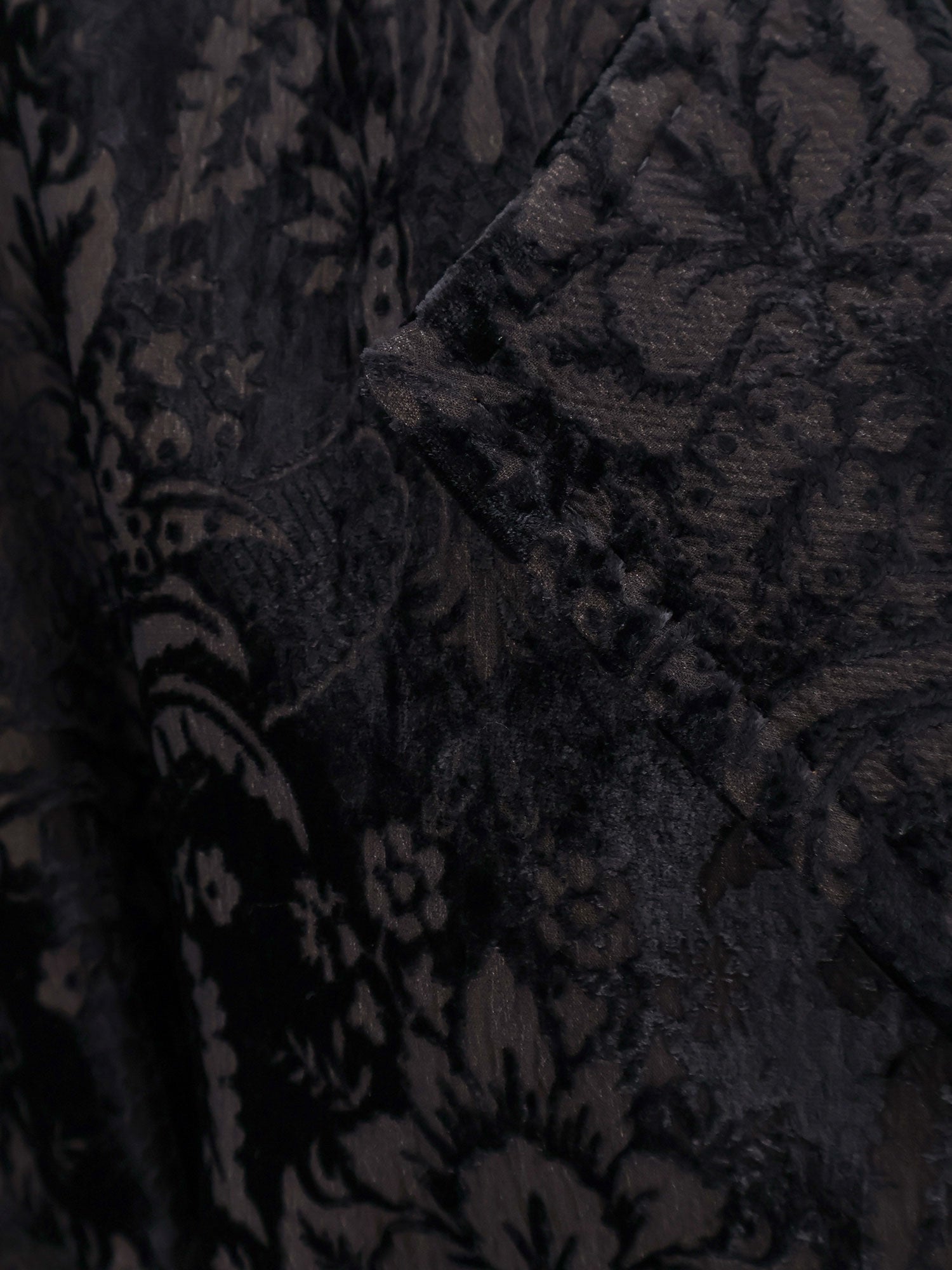 max-mara-edolo-oversize-velvet-coat-with-damask-motif