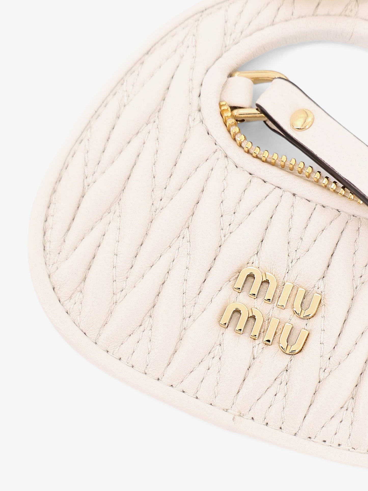 miu-miu-wander-trick-for-bags