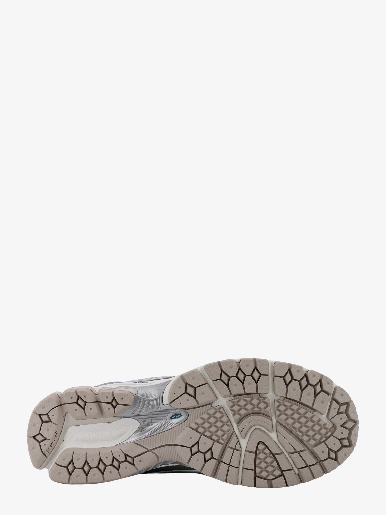 new-balance-mesh-and-leather-sneakers