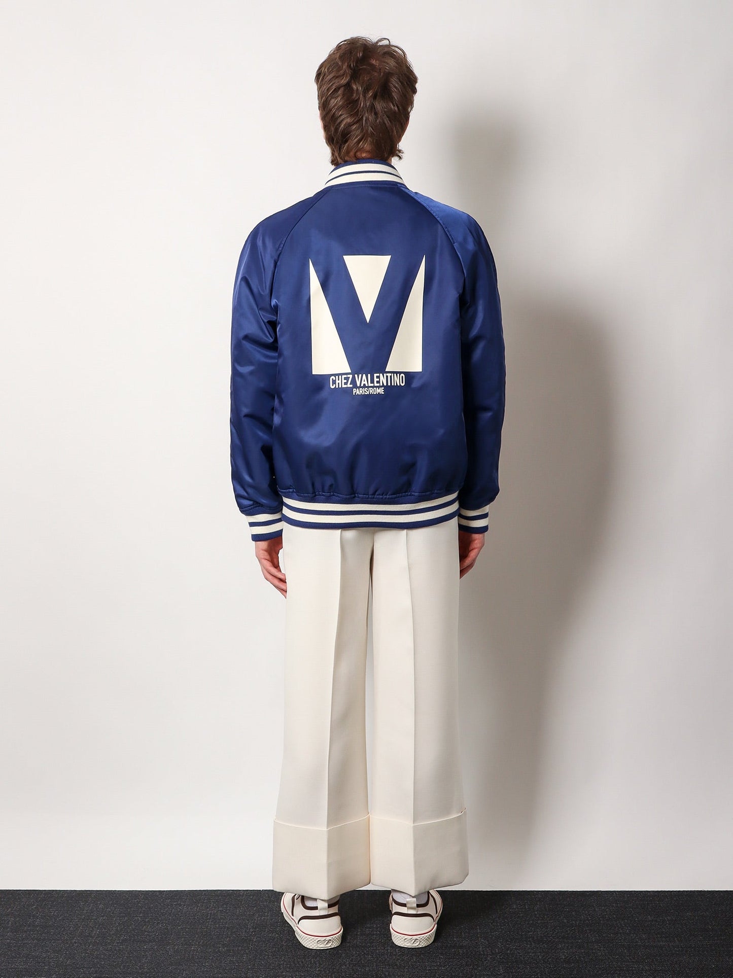 valentino-nylon-jacket-with-frontal-and-back-chez-valentino-print