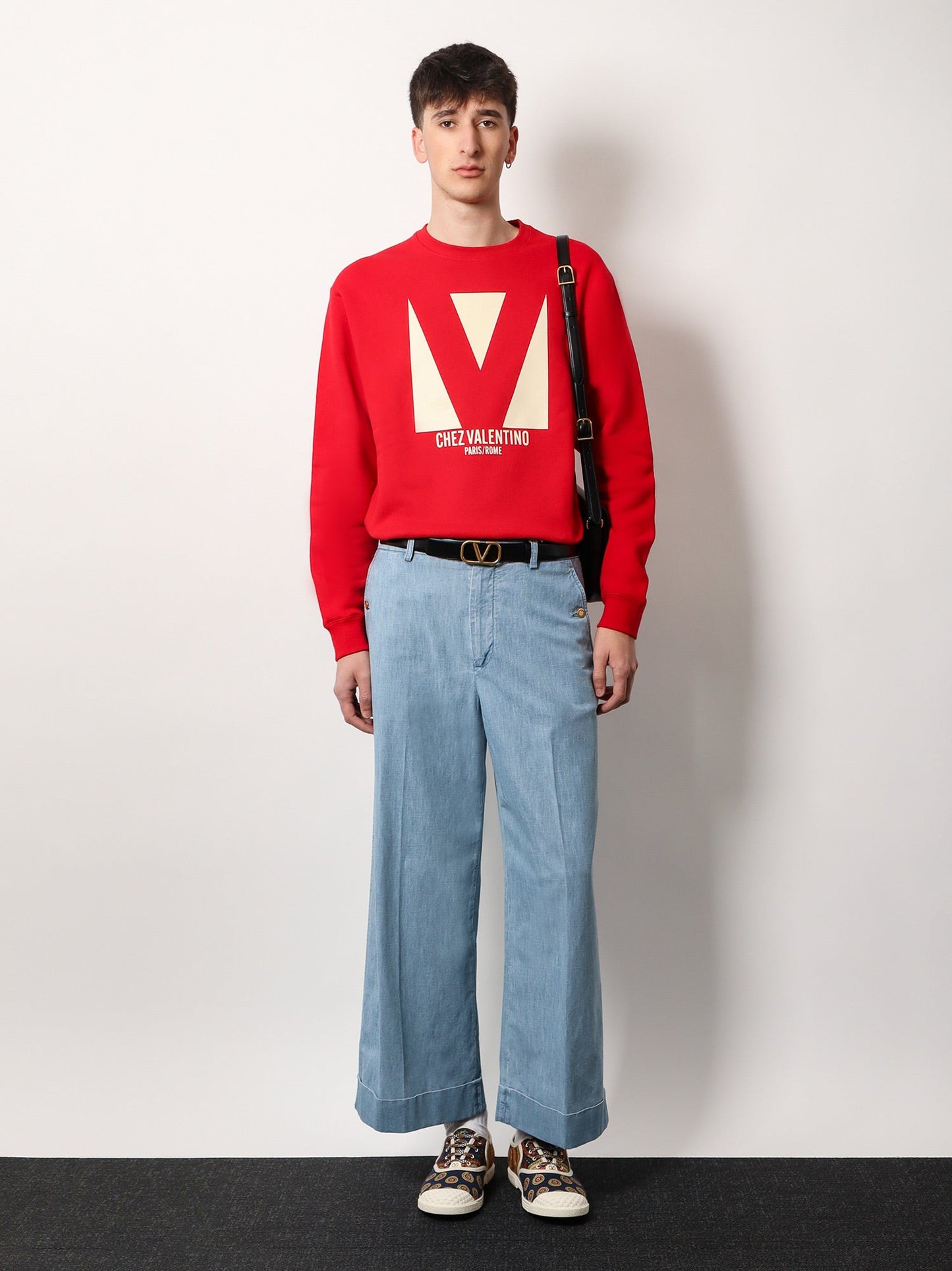 valentino-cotton-sweatshirt-with-frontal-chez-valentino-print