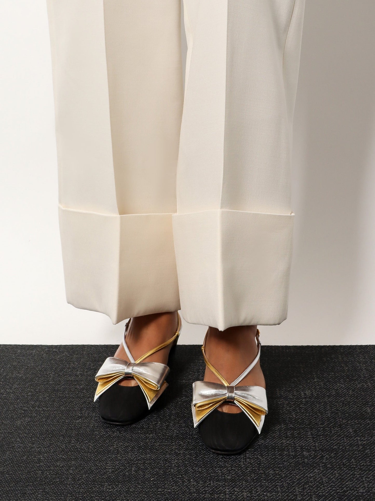 valentino-garavani-bowow-moiré-fabric-slingback